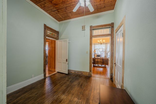 300 S Montgomery, Gilmer, TX 75644