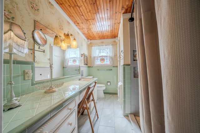 300 S Montgomery, Gilmer, TX 75644