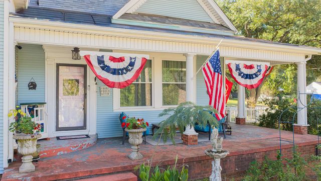 300 S Montgomery, Gilmer, TX 75644