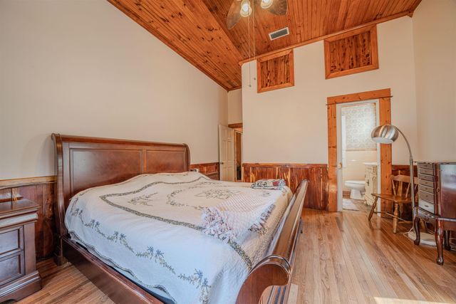 300 S Montgomery, Gilmer, TX 75644