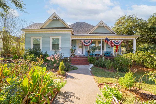 300 S Montgomery, Gilmer, TX 75644