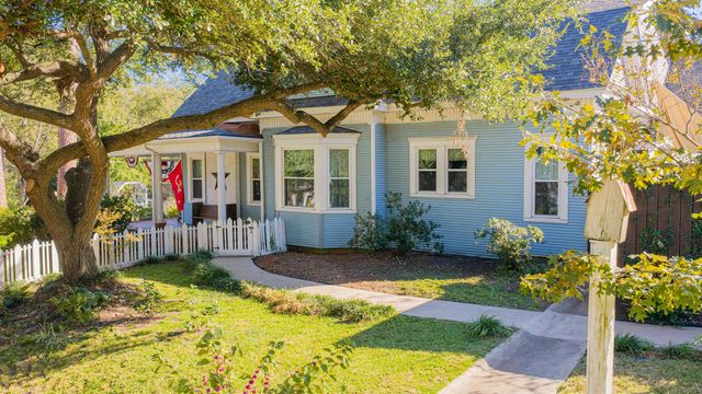 300 S Montgomery, Gilmer, TX 75644