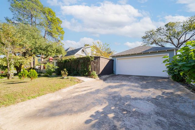 300 S Montgomery, Gilmer, TX 75644