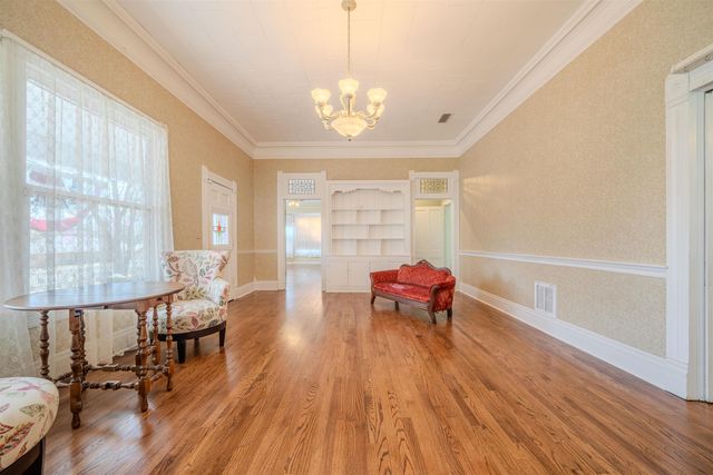 300 S Montgomery, Gilmer, TX 75644