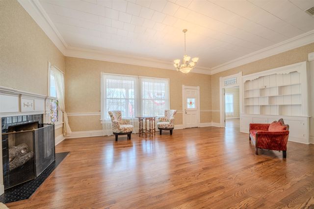 300 S Montgomery, Gilmer, TX 75644