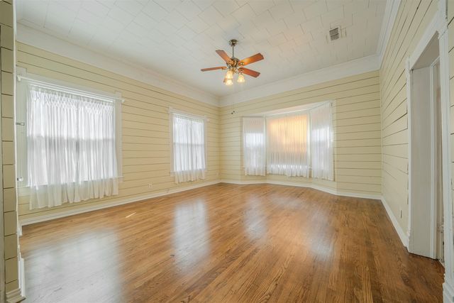 300 S Montgomery, Gilmer, TX 75644