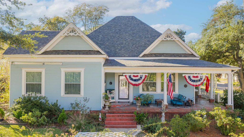 300 S Montgomery, Gilmer, TX 75644