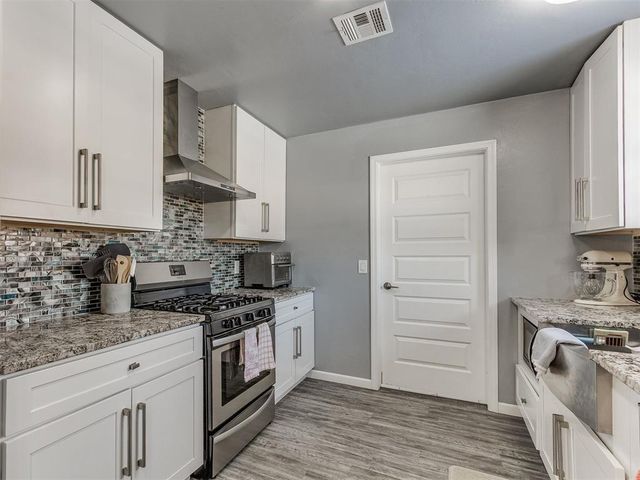 785 NW 16th Street, Moore, OK 73160