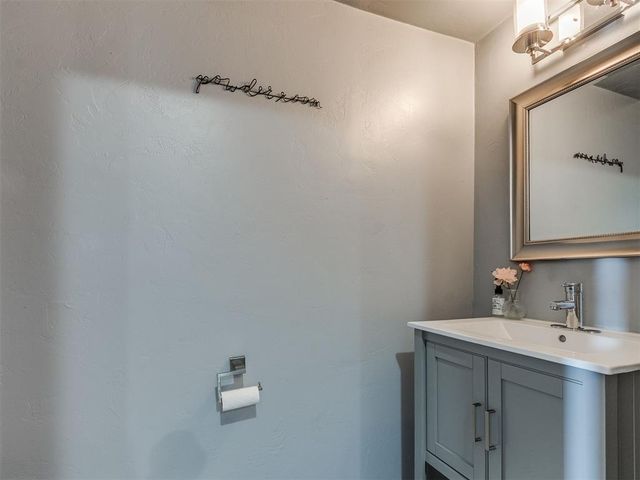 785 NW 16th Street, Moore, OK 73160