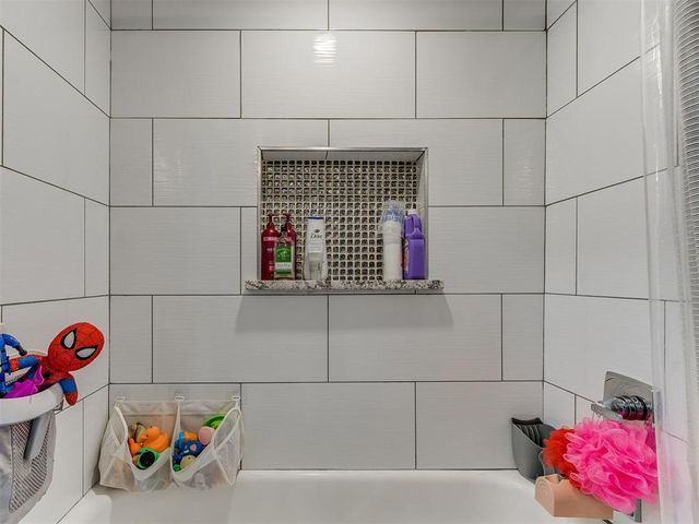 785 NW 16th Street, Moore, OK 73160