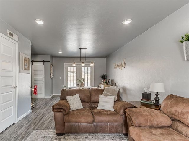 785 NW 16th Street, Moore, OK 73160