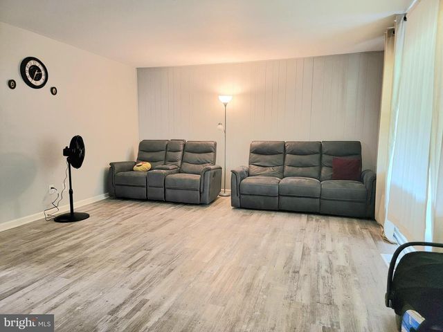 50 EDGE LN, Willingboro, NJ 08046