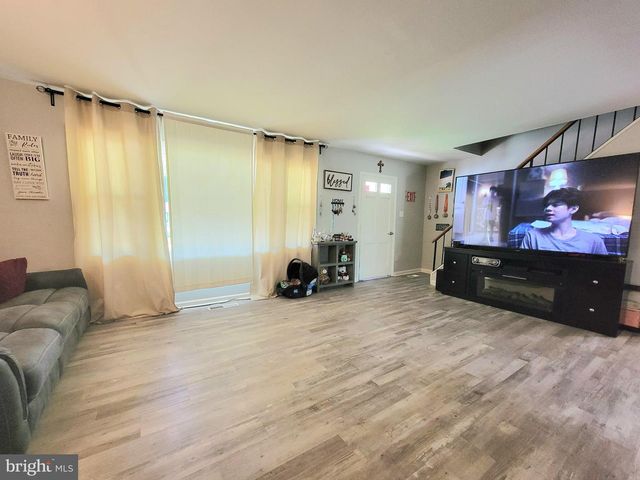 50 EDGE LN, Willingboro, NJ 08046