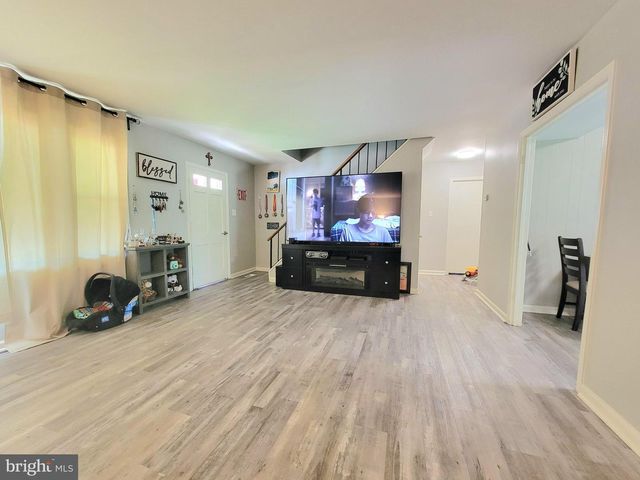 50 EDGE LN, Willingboro, NJ 08046
