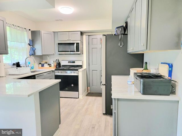 50 EDGE LN, Willingboro, NJ 08046