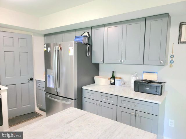50 EDGE LN, Willingboro, NJ 08046