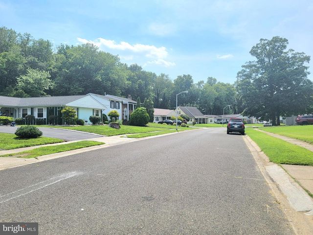50 EDGE LN, Willingboro, NJ 08046