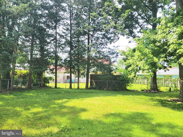 50 EDGE LN, Willingboro, NJ 08046