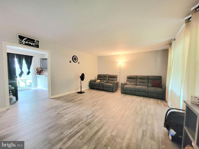 50 EDGE LN, Willingboro, NJ 08046