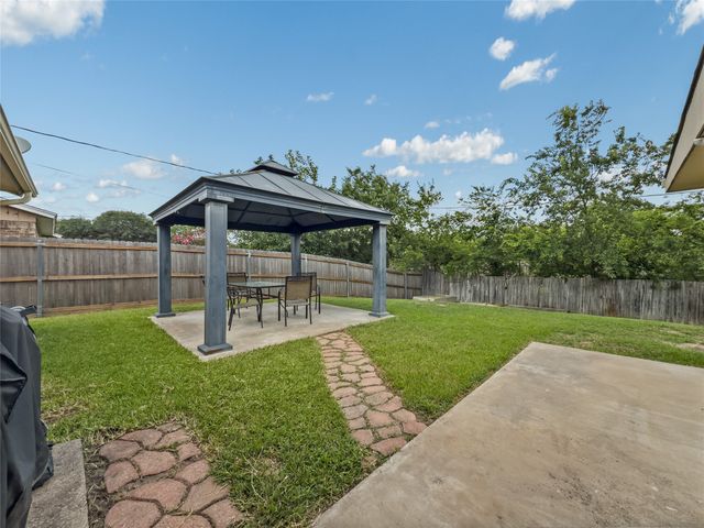 6412 Storm Drive, Watauga, TX 76148