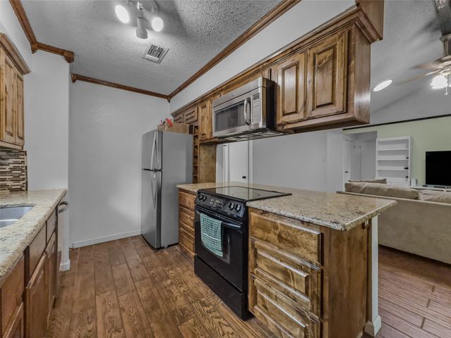6412 Storm Drive, Watauga, TX 76148