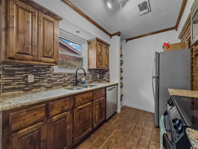 6412 Storm Drive, Watauga, TX 76148