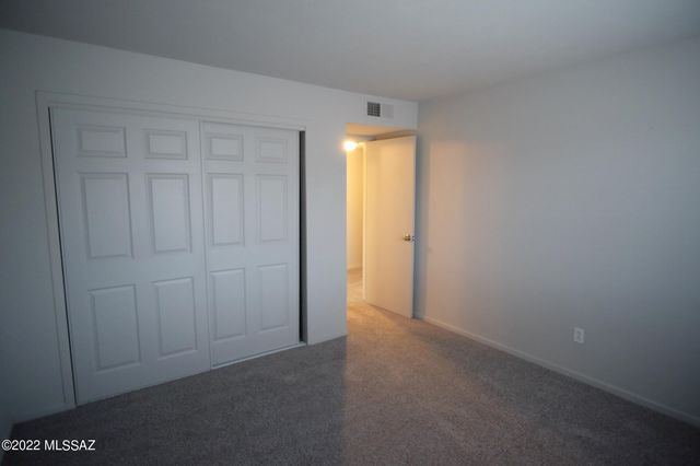 6709 E Calle La Paz Unit D, Tucson, AZ 85715