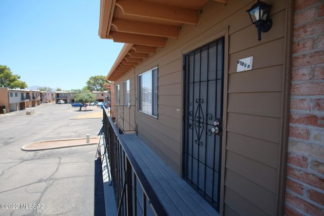 6709 E Calle La Paz Unit D, Tucson, AZ 85715