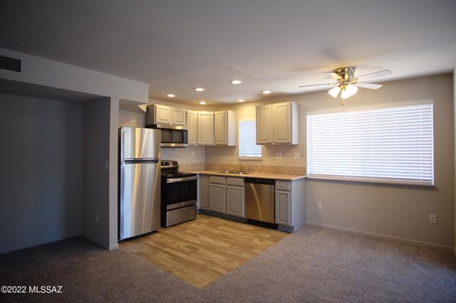 6709 E Calle La Paz Unit D, Tucson, AZ 85715