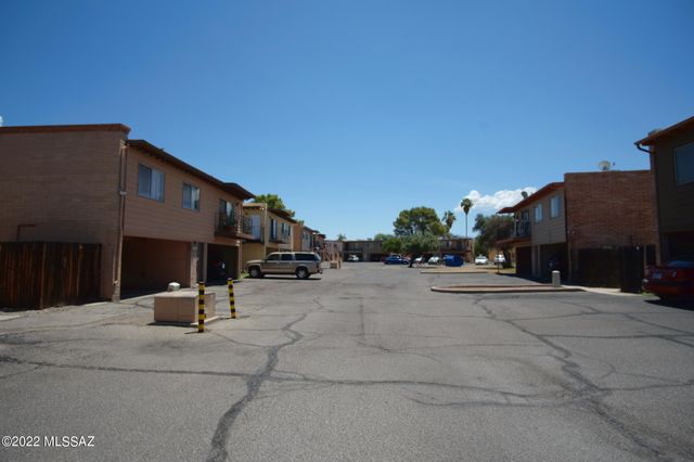 6709 E Calle La Paz Unit D, Tucson, AZ 85715