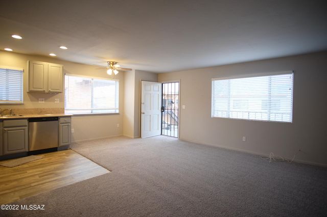 6709 E Calle La Paz Unit D, Tucson, AZ 85715