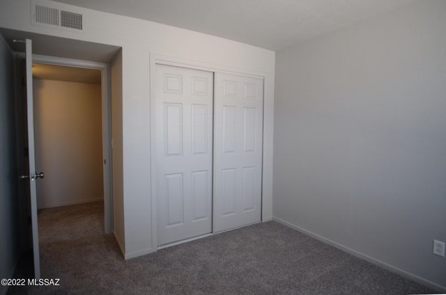 6709 E Calle La Paz Unit D, Tucson, AZ 85715