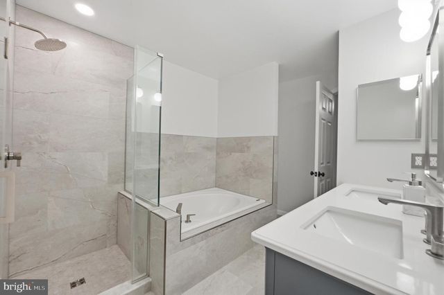 45428 OAK TRAIL SQ, Sterling, VA 20164