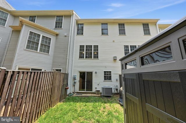 45428 OAK TRAIL SQ, Sterling, VA 20164