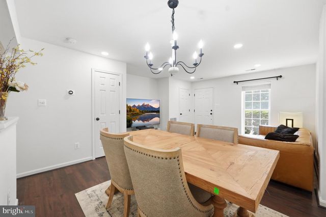 45428 OAK TRAIL SQ, Sterling, VA 20164