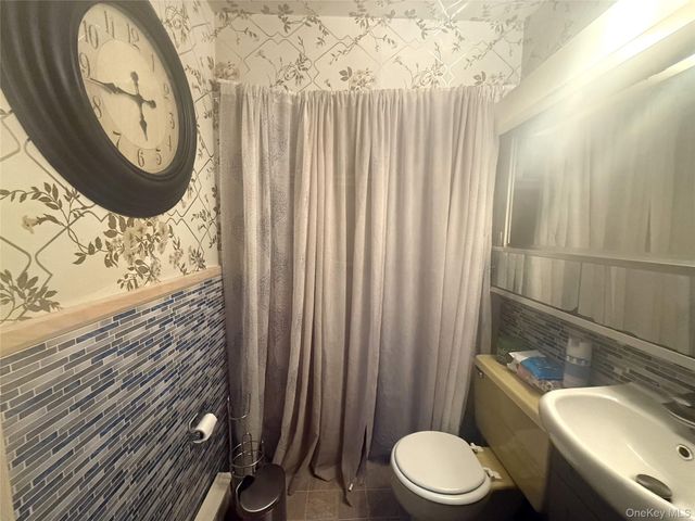 37 Robert Road, Kiamesha Lake, NY 12751