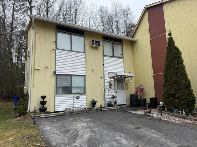 37 Robert Road, Kiamesha Lake, NY 12751