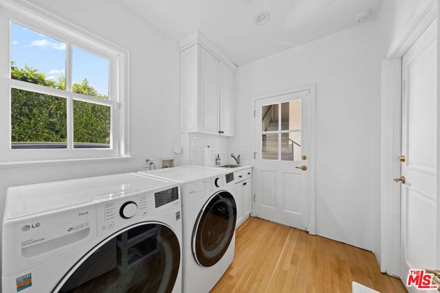 228 S Hudson Avenue, Los Angeles, CA 90004