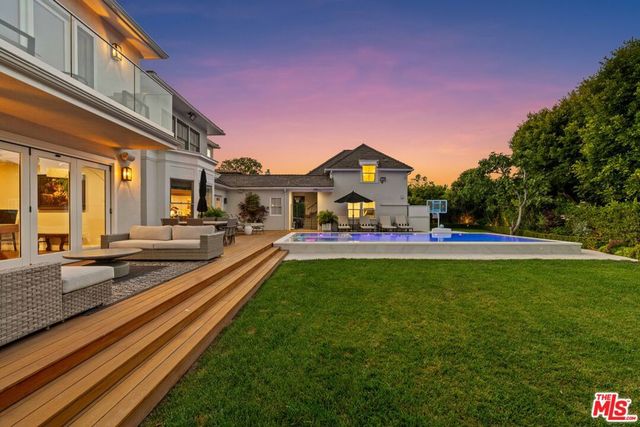 228 S Hudson Avenue, Los Angeles, CA 90004