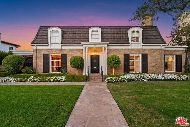 228 S Hudson Avenue, Los Angeles, CA 90004