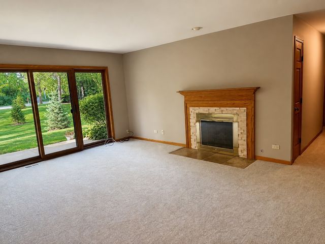 1901 Gresham Circle A, Wheaton, IL 60189