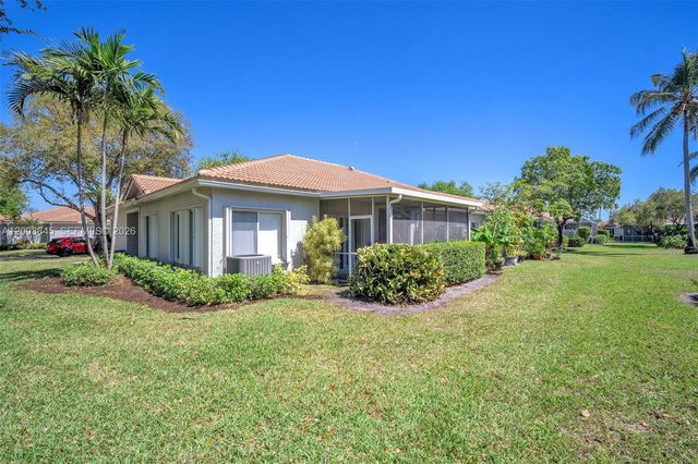 4266 SW 10th Pl, Deerfield Beach, FL 33442