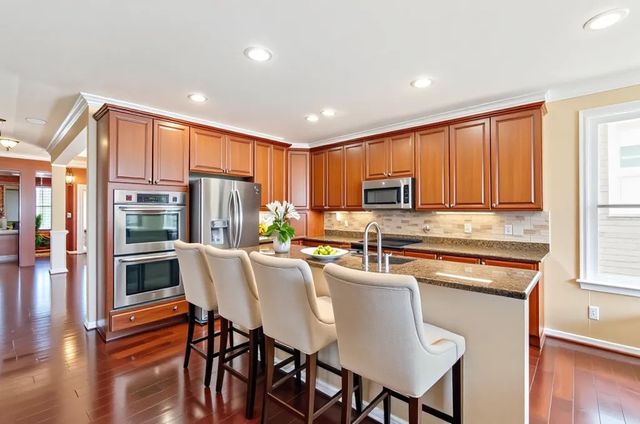 261 Patriot Lane, Economy, PA 15042