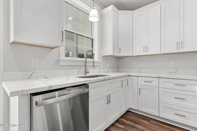 212 Hugo Street, Bay Saint Louis, MS 39520