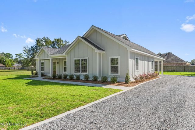 212 Hugo Street, Bay Saint Louis, MS 39520