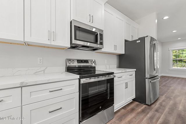 212 Hugo Street, Bay Saint Louis, MS 39520