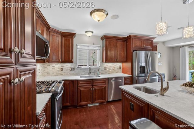 770 Phillips Drive, Oxford, MI 48371