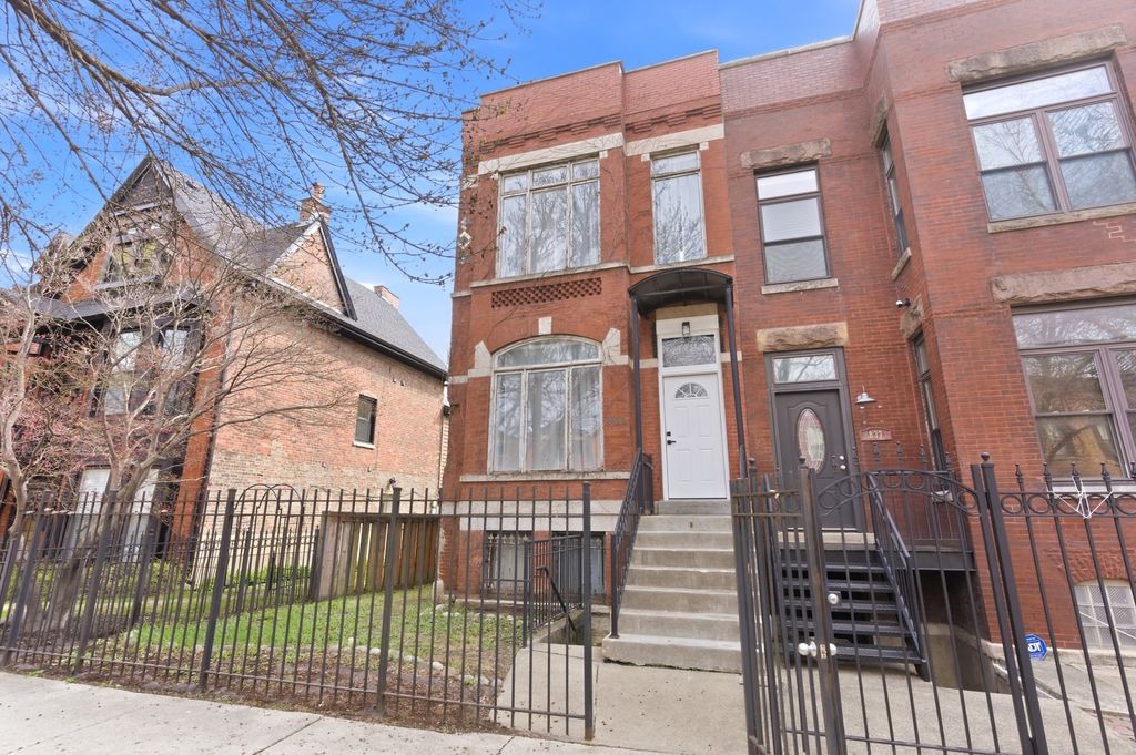 835 S Claremont Avenue, Chicago, IL 60612