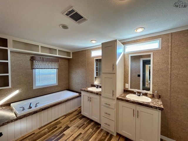 156 COMANCHE TRAIL, Henrietta, TX 76367