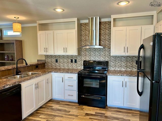 156 COMANCHE TRAIL, Henrietta, TX 76367